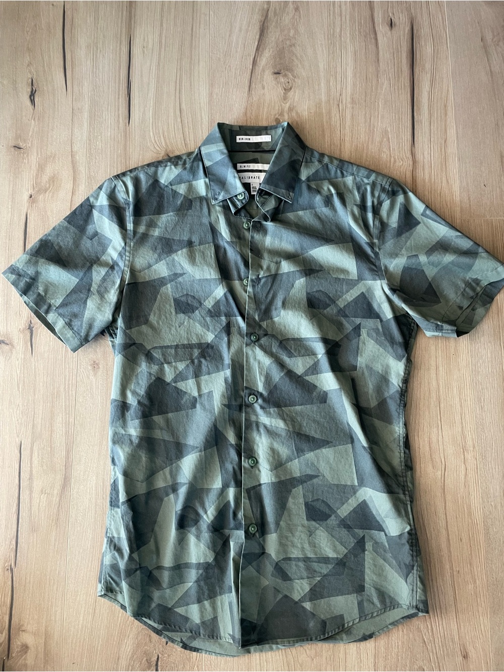 C2 by Calibrate Green Geometric Short-Sleeve Button-Up Shirt